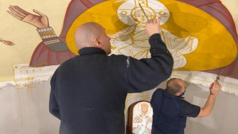 Au început lucrările de pictură în frescă la biserica parohiei din localitatea Pescara