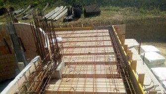 Construcția școlii și bisericii parohiale din Pescara a ajuns la cota +3,2m