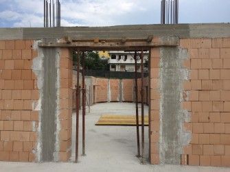 Construcția școlii și bisericii parohiale din Pescara a ajuns la cota +3,2m