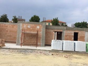 Construcția școlii și bisericii parohiale din Pescara a ajuns la cota +3,2m