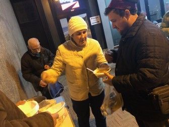 Diaconia săraci și pribegi continuă în parohia Pescara