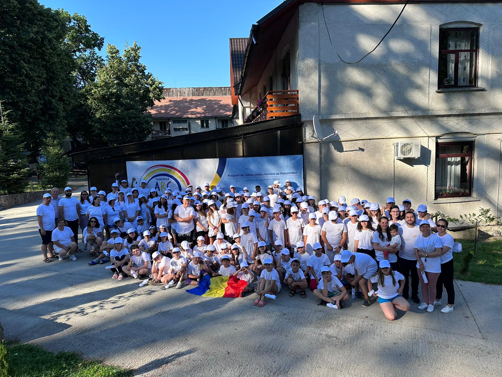 Copiii români din Italia se întorc acasă în taberele ARC
